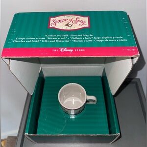 Pooh’s Season of Song Cookies and Milk Plate and Mug Set 1997